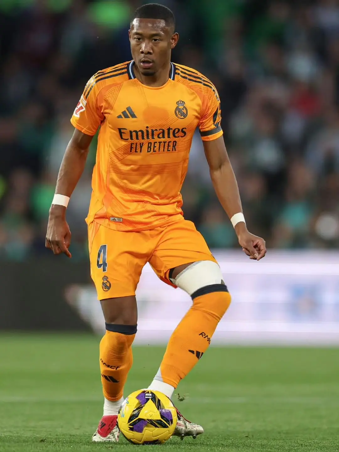 贝蒂斯球员在比赛中展现出色的控球技术 贝蒂斯球员在比赛中展现出色的控球技术