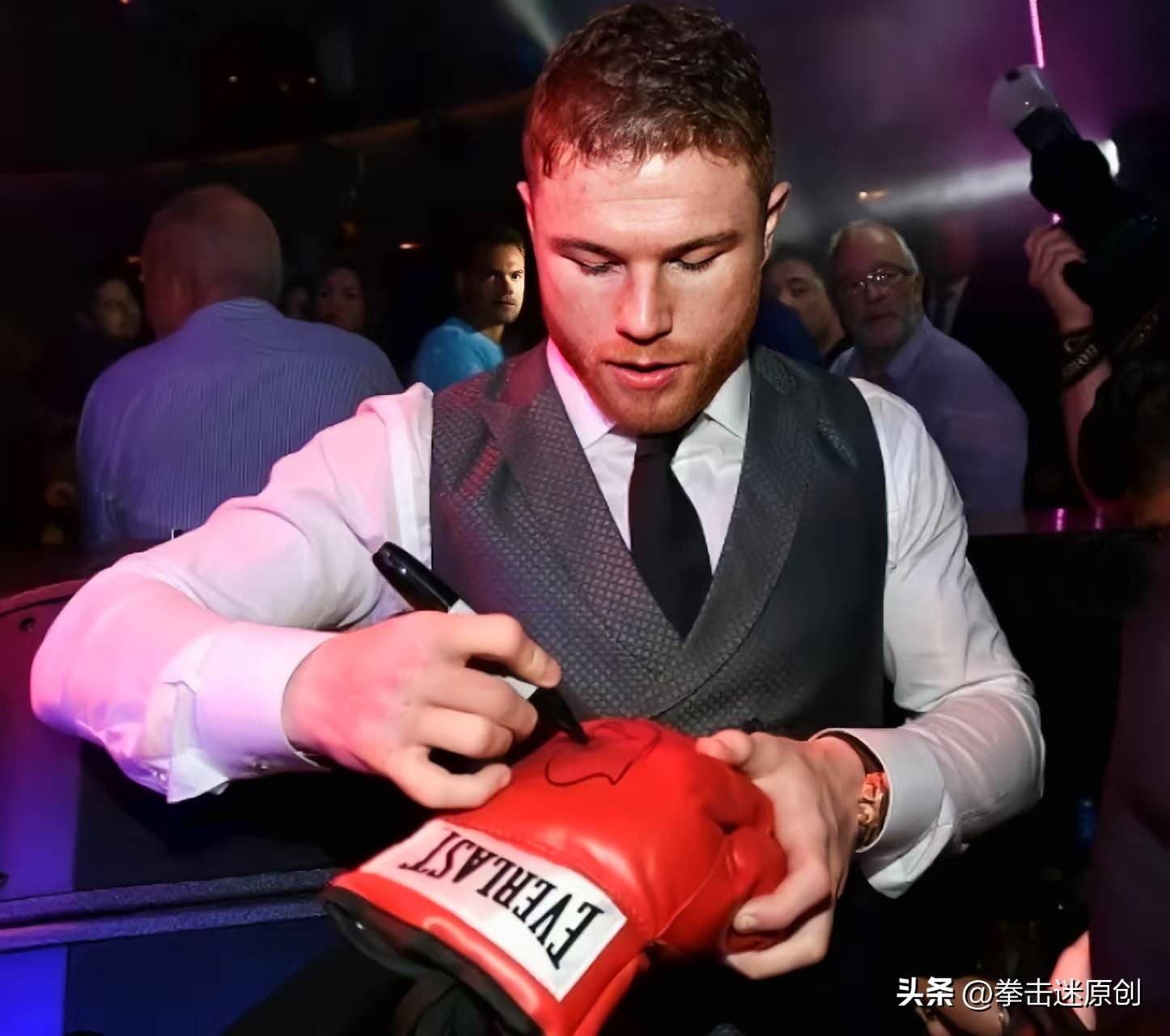 九游体育app-墨西哥拳击选手以强大拳风击败对手的简单介绍