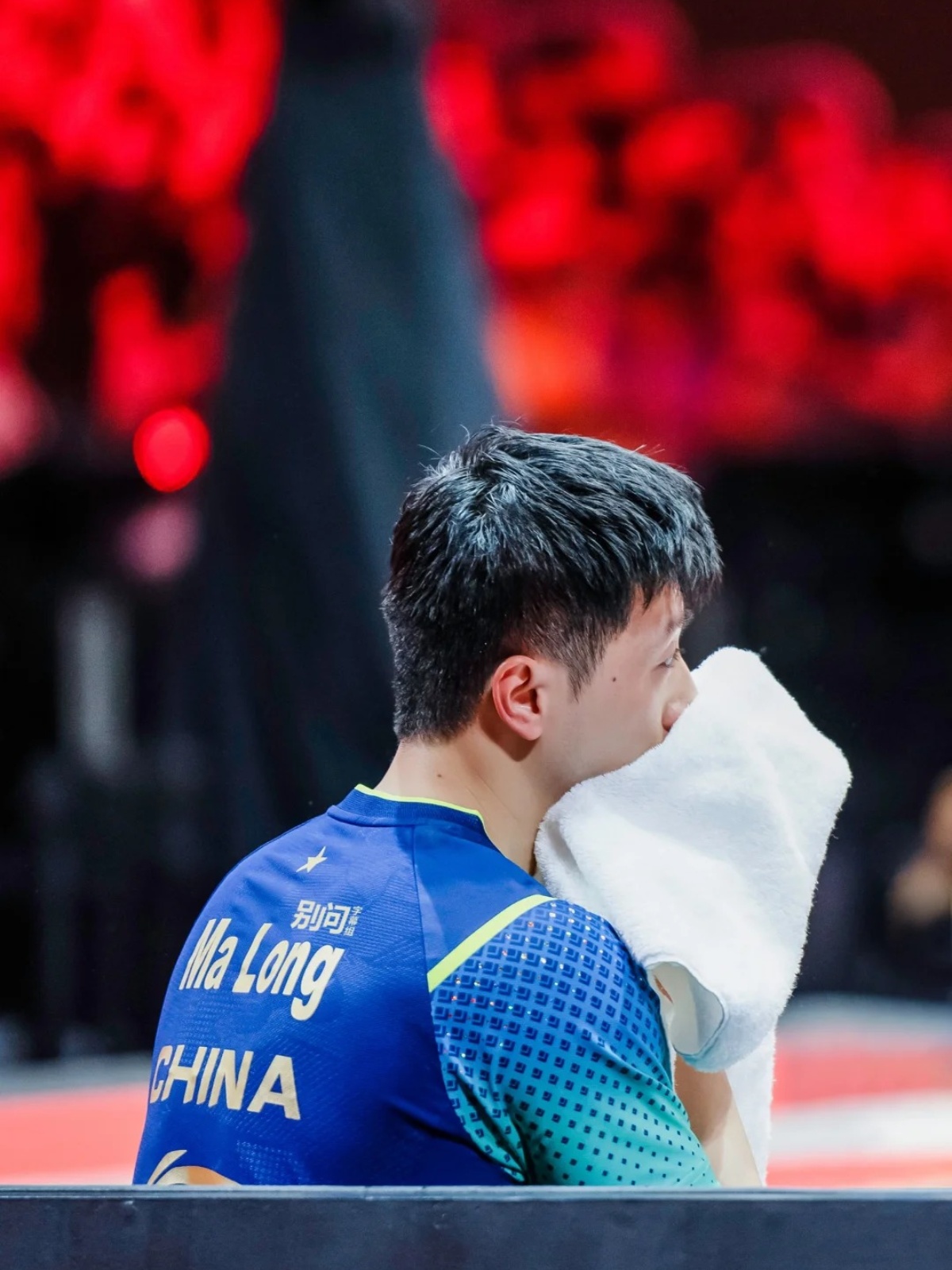 九游体育-关于亚眠坚持不懈，全力以赴展现球队实力的信息