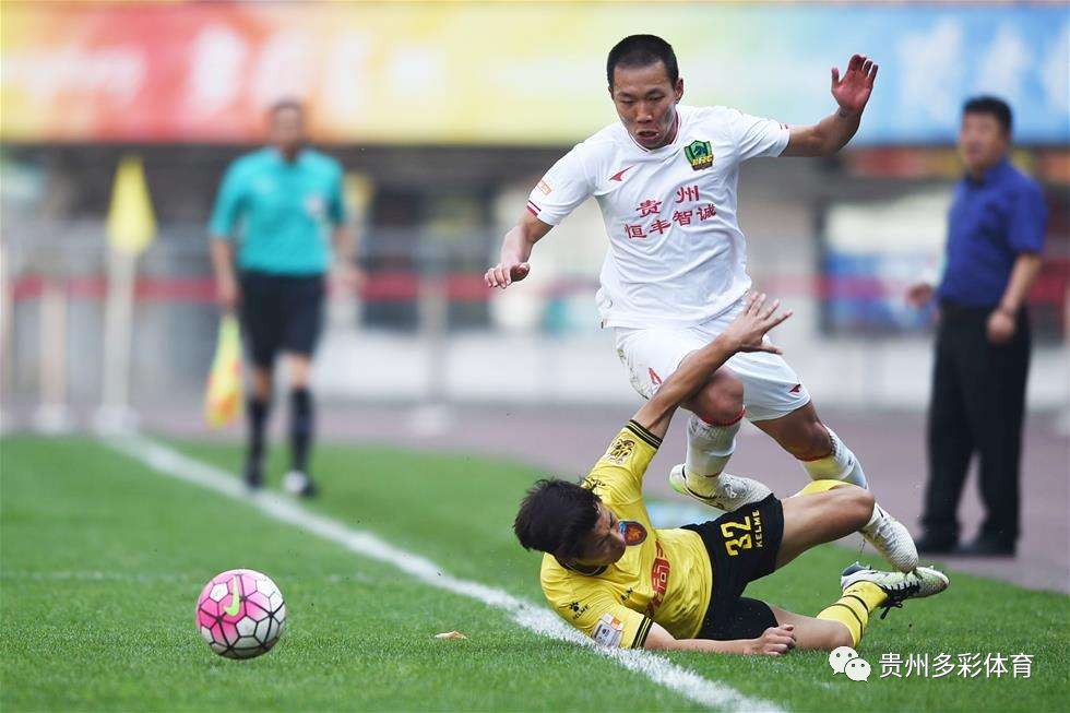 重庆力帆球员表现神勇,客场击败大连球队 重庆力帆球员表现神勇,客场击败大连球队