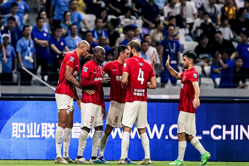 九游体育网页版入口-足球比赛季后赛战况激烈助威声不断