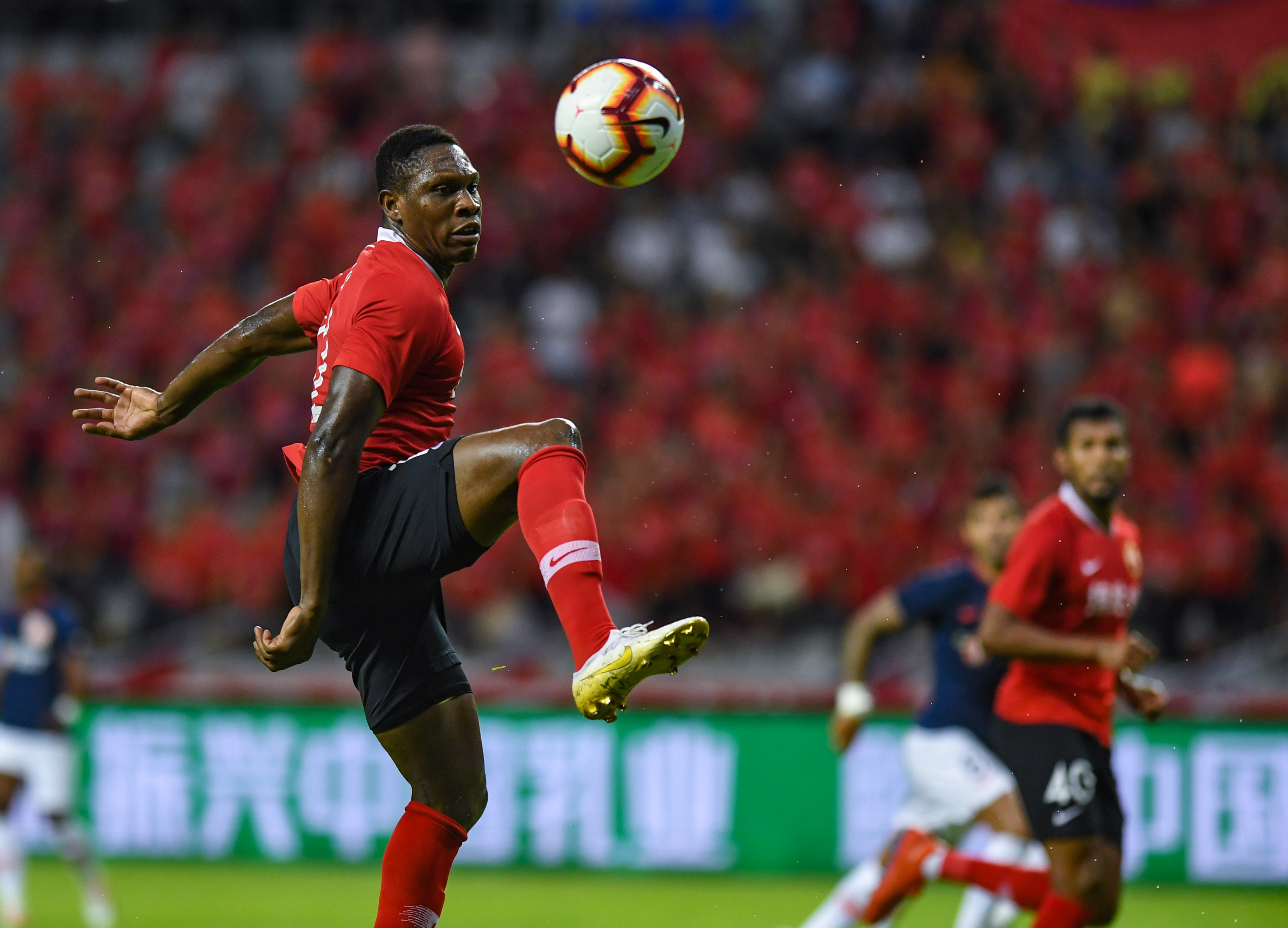 九游体育网页版入口-深圳佳兆业球员表现突出，取得胜利