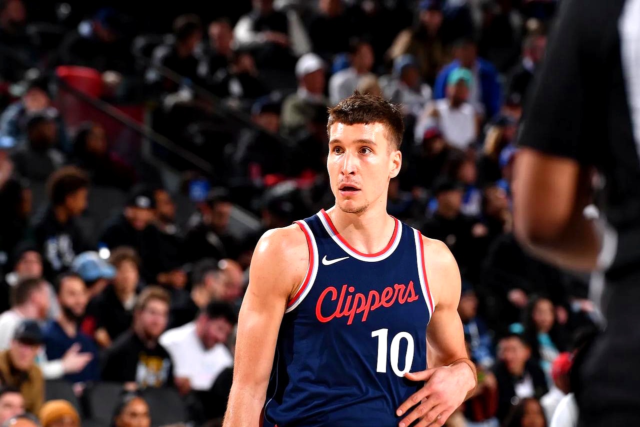 九游体育app-快船战胜尼克斯，取得四连胜