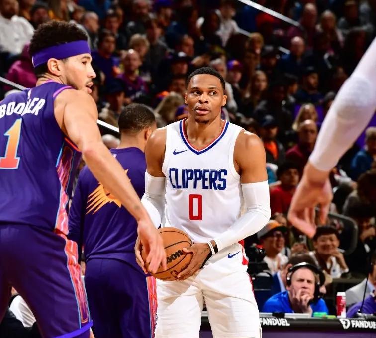 快船战胜尼克斯,取得四连胜 快船战胜尼克斯,取得四连胜