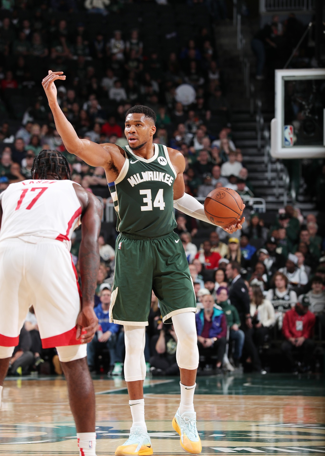 九游体育网页版登录入口-雄鹿客场击败篮网继续领跑